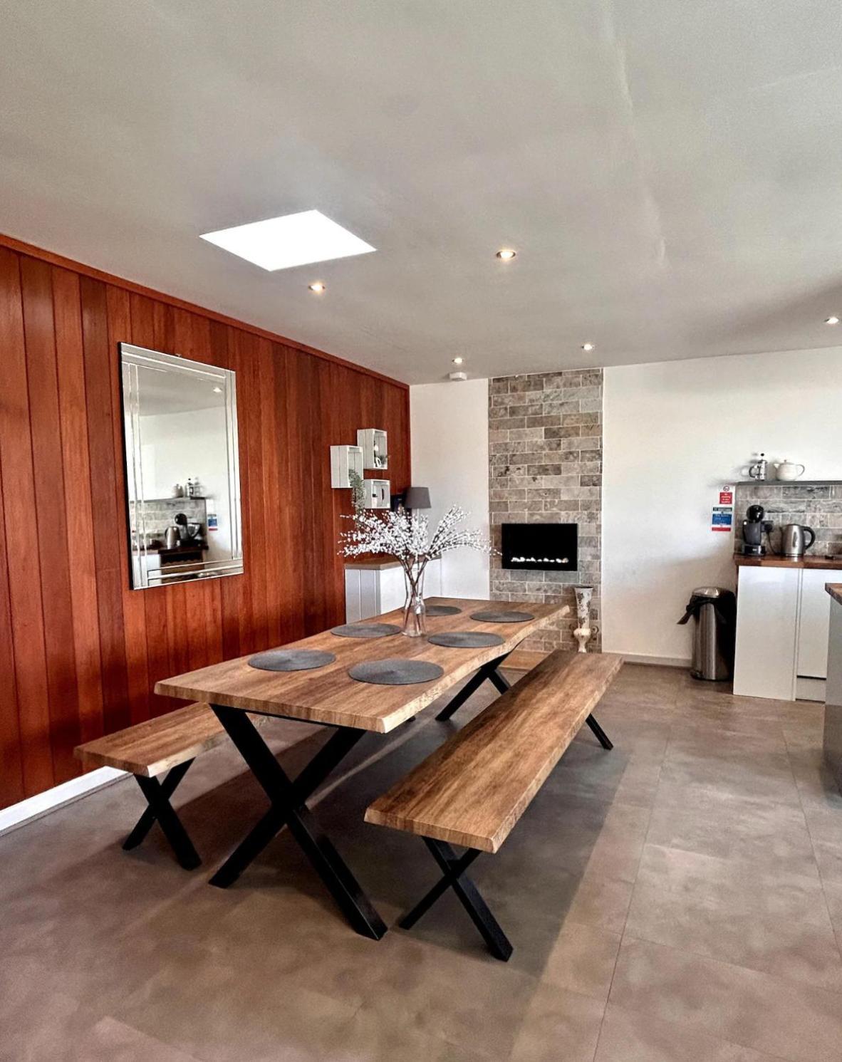 Clover Cottage Beeley Екстер'єр фото